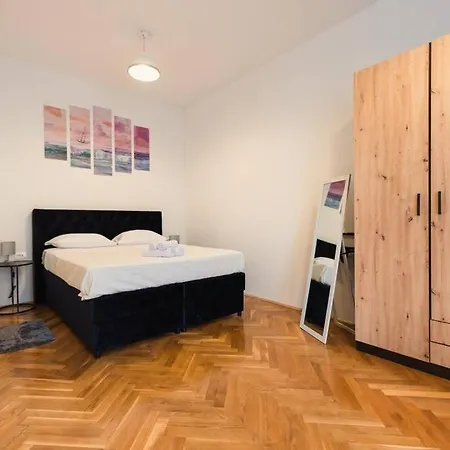 Apartmán Throne Of 1 *