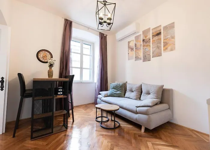 Throne Of 1 Ντουμπρόβνικ