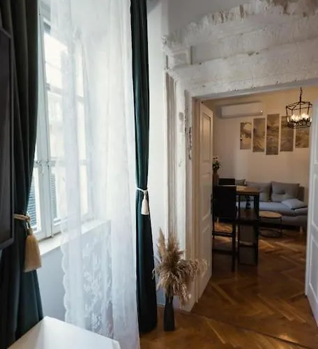 Throne Of 1 Ντουμπρόβνικ