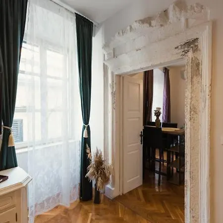 Throne Of 1 * 杜布罗夫尼克